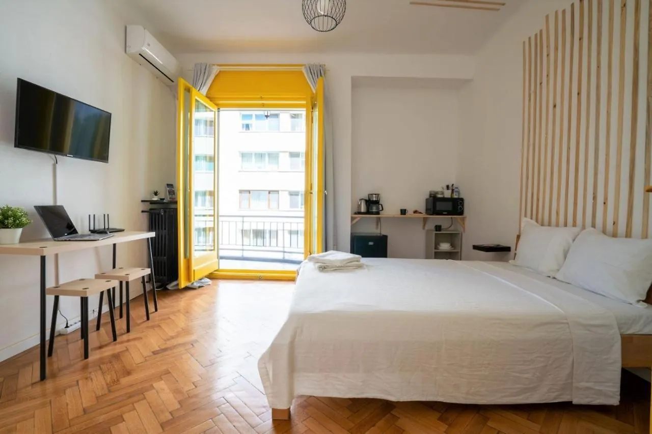 Bright Studio With Cismigiu Park View Lägenhet Bukarest