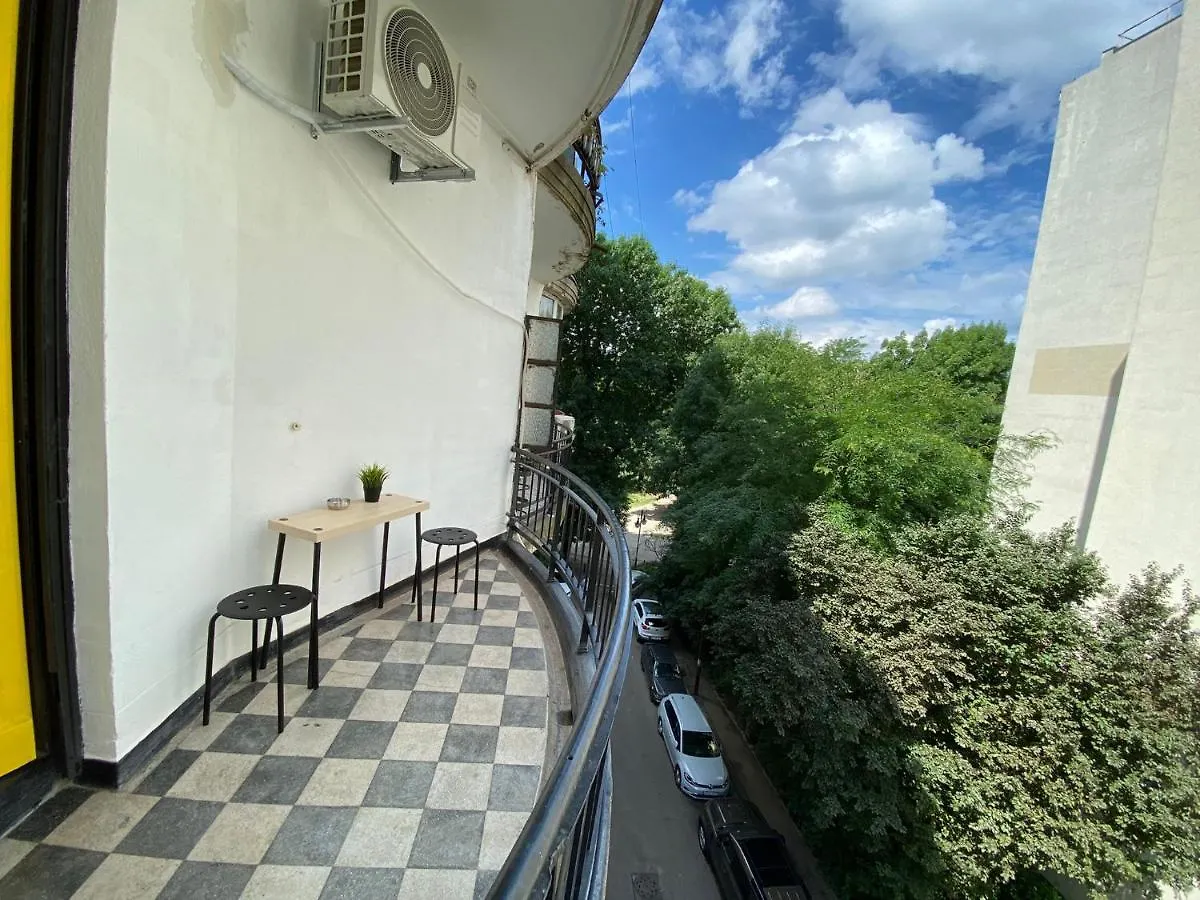 Bright Studio With Cismigiu Park View Apartment Bucharest Romania