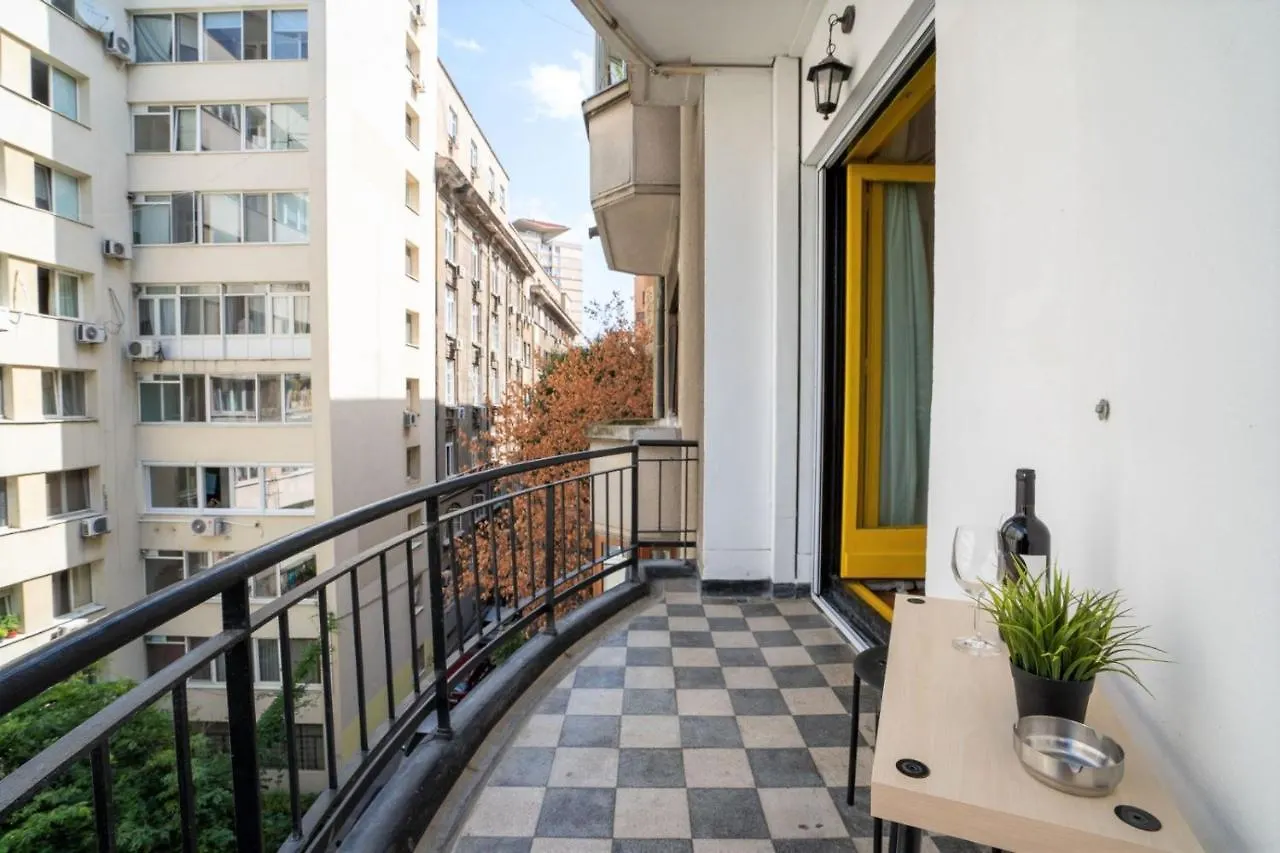 Bright Studio With Cismigiu Park View Apartment Bucharest Romania